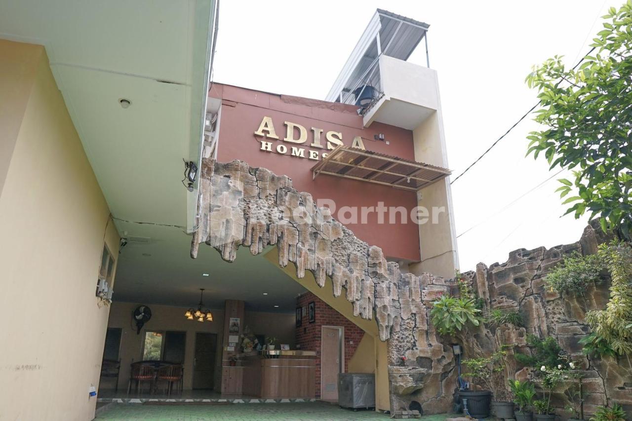 Adisa Homestay Near Saiful Anwar Malang Esterno foto